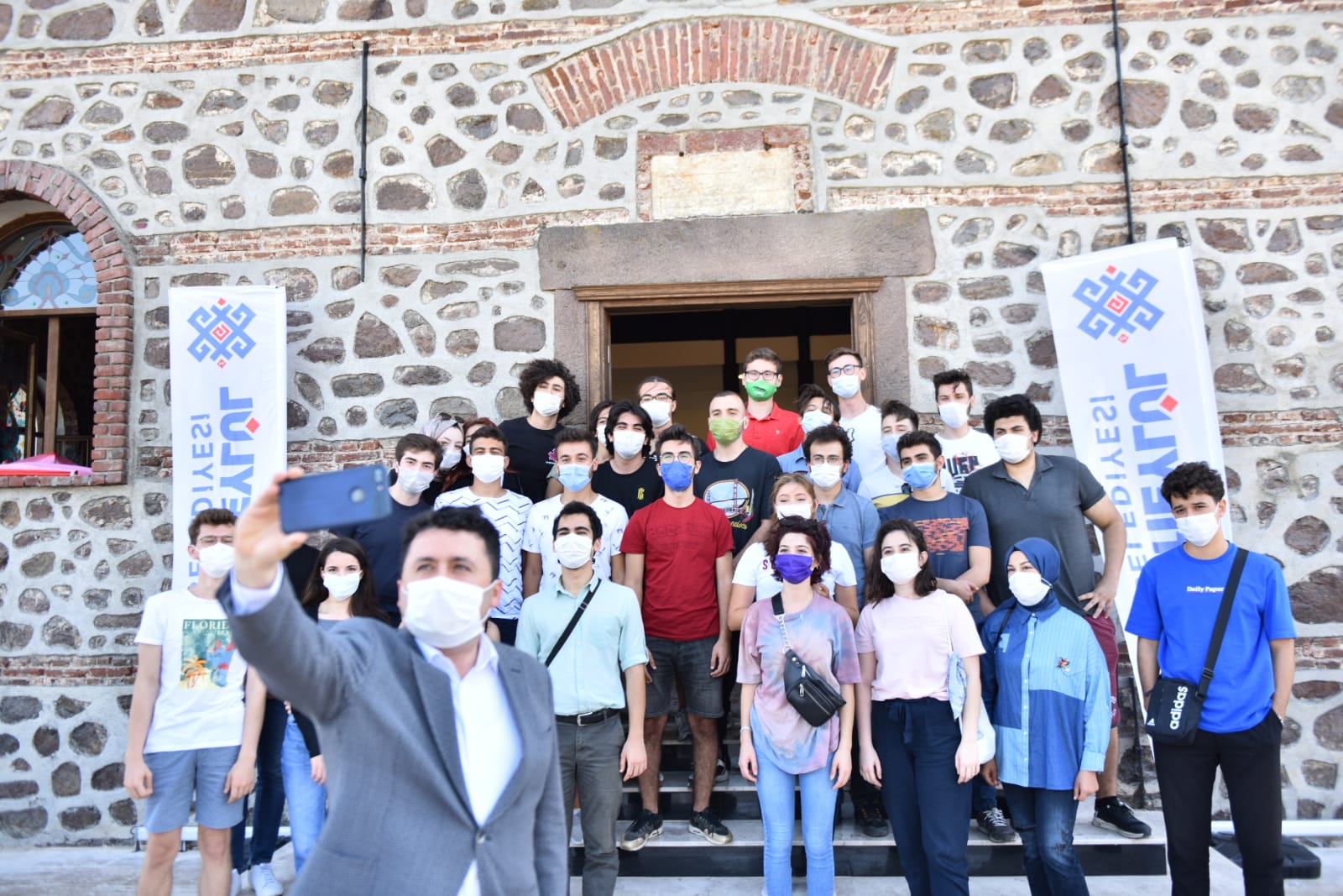 HASAN AVCI GENÇLERLE BULUŞTU