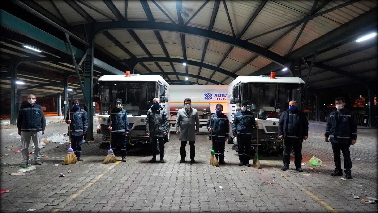 BAŞKAN AVCI GECE MESAİSİNDE