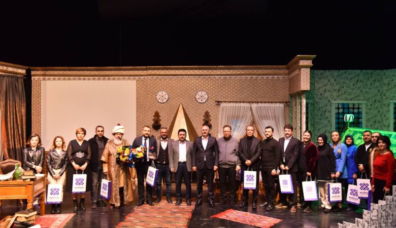 “ALTIEYLÜL’ÜN İLK TİYATRO OYUNU “BEN MİMAR SİNAN” BÜYÜK BEĞENİ TOPLADI