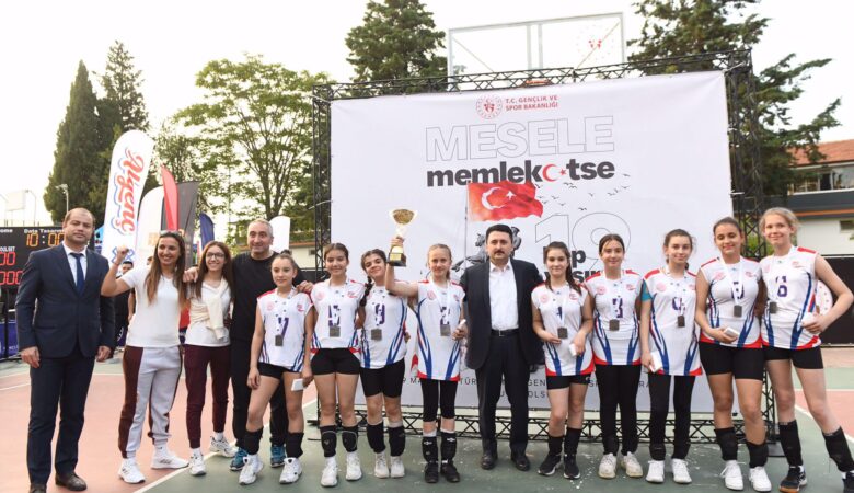 GENÇLİK ALTIEYLÜL’DE BULUŞTU