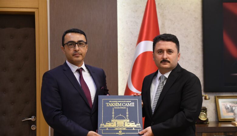 BİK ŞUBE MÜDÜRÜ PARLAK’TAN ANLAMLI HEDİYE