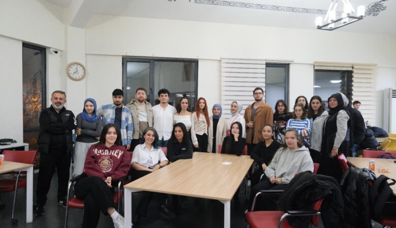 ALTIEYLÜL BELEDİYESİ GENÇLERİN DE YANINDA