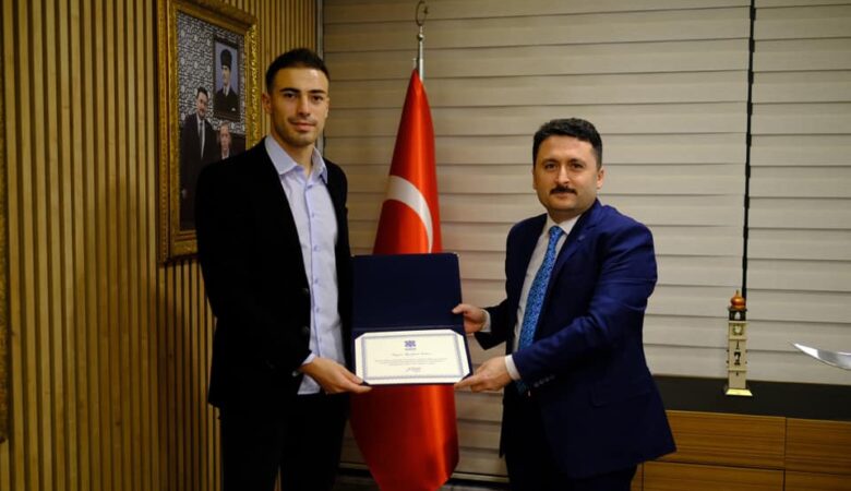 ALTIEYLÜL’ÜN GURURU OLDU